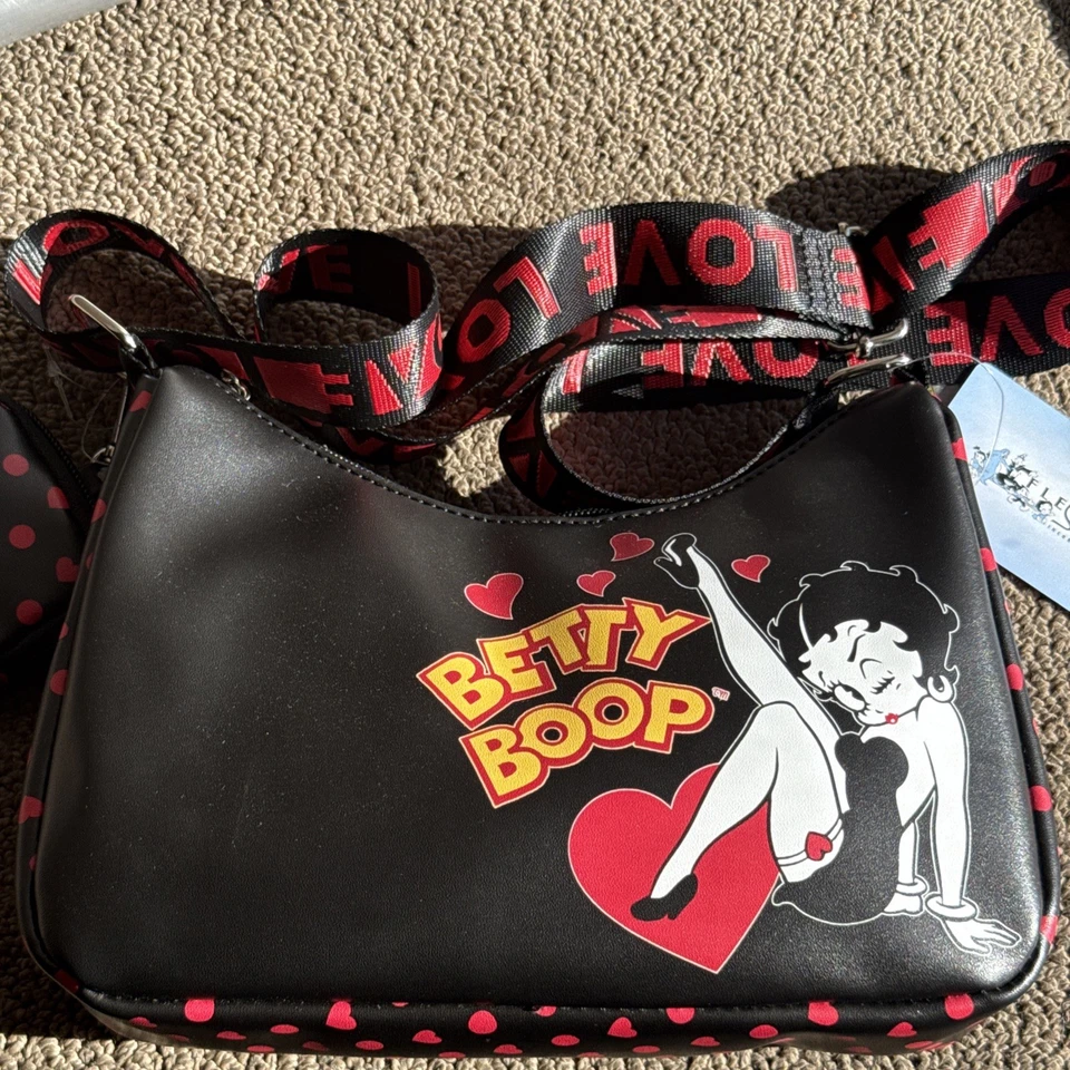 Bolso Bandolera Betty Boop Diseño Corazón Amor Negro y Rojo Foto 1 de 4