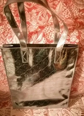 Sac Kenzo four tout en vinyle gris clair miroir 29/39/9 cm neuf et Authentique  - Photo 1/4