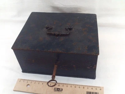 ancienne boite, coffre fort en acier  20 x 16 x 9 cm ( DD91) - Photo 1/4