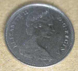 1972 CANADA 10 CENTS CIRCULATED COIN - Picture 1 of 2