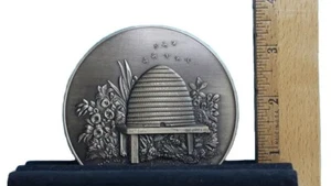 Bienenstock Auto Emblem; Freimaurer Bienenstock 3d Bronze 3,5" einzigartig und selten. - Bild 1 von 2