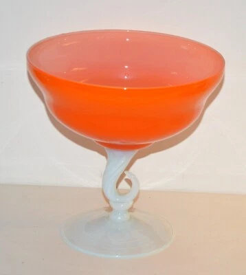 Ancienne coupe en verre orange opaline objet décoration vintage années 70 's - Photo 1/4