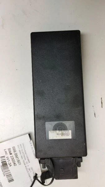 2001 BMW 740IL 2001 BMW 740IL TRUNK MODULE COMPUTER - Image 1 of 4