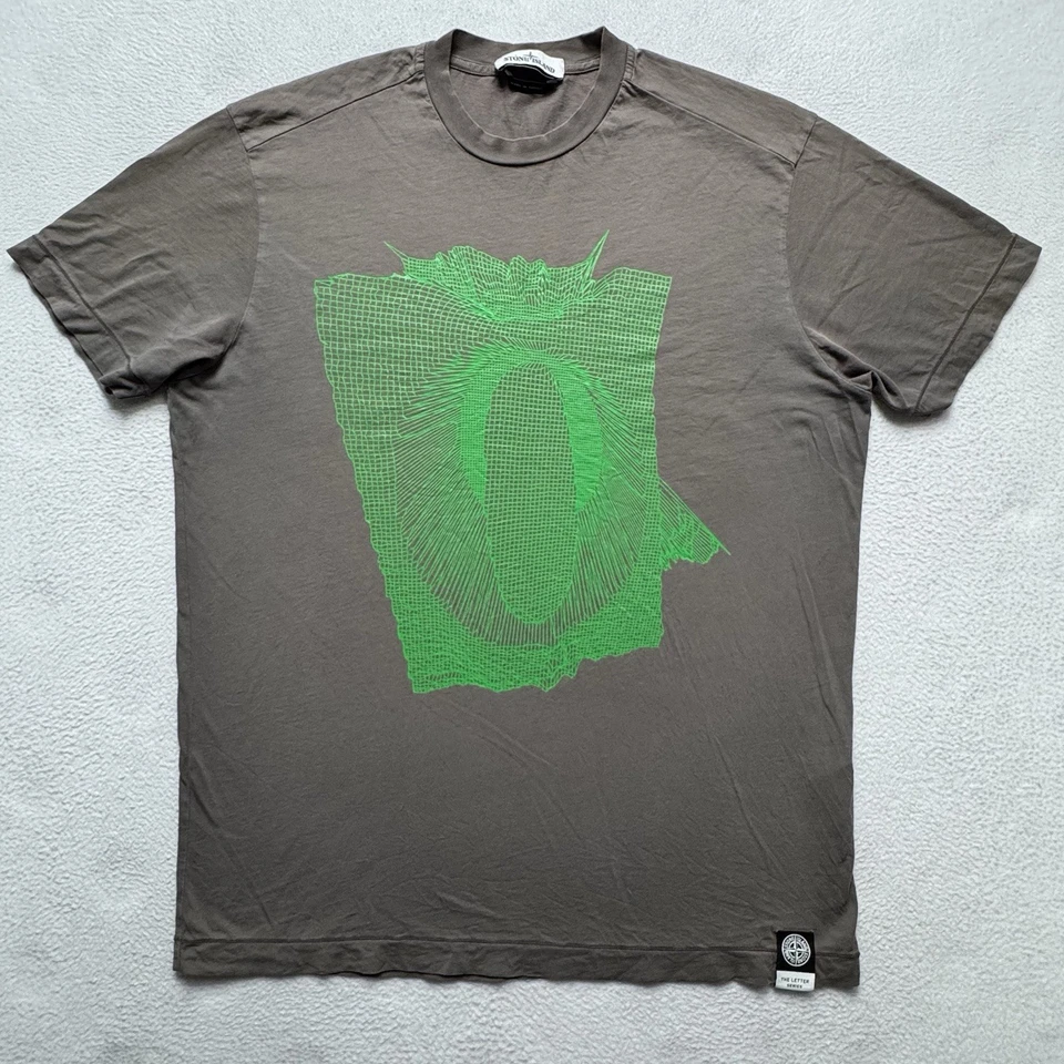 Stone Island The Letter Series Camiseta Gráfica Marrón Taupe Verde Malla Estampado XXL Foto 1 de 4