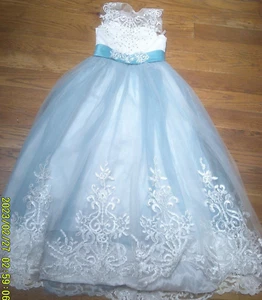 Girls Formal Gown Dress sz7/8. aqua w white applique. long - Picture 1 of 4