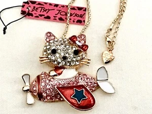 Neu mit Etikett Betsey Johnson Halskette Kätzchen im Flugzeug Anhänger pink - Bild 1 von 5