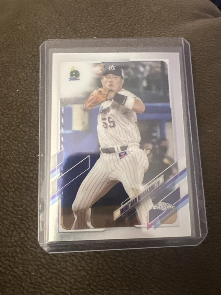 Murakami Munetaka Topps Chrome NPB #92 Tokyo Yakult Swallows Baseball Base RC - Image 1 of 1