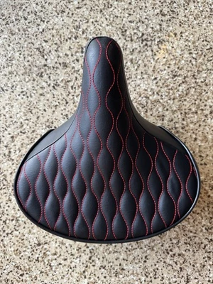 Sillín de asiento de bicicleta con puntada roja personalizado Foto 1 de 2