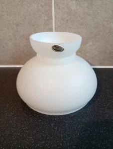 Lámpara de aceite globo de vidrio blanco leche vintage de 5" pantalla salón parafina huracán - Imagen 1 de 5