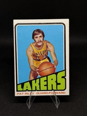 1972-73 Topps - PAT RILEY 🔥Great Condition🔥 Los Angeles Lakers #144 - Image 1 of 2