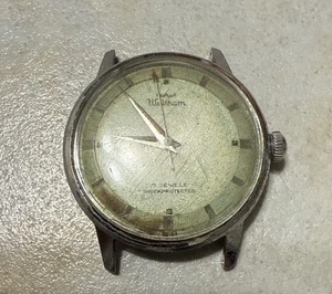 Reloj suizo vintage Waltham 17 joyas cuerda automática para hombre flecha roja protegida contra golpes - Imagen 1 de 9