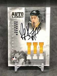 2011-12 ITG Raymond Bourque /10 ON CARD AUTO & GAME USED JERSEY SSP GOLD VERSION - Picture 1 of 12