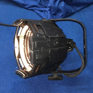 ETC Source 4 Par, W/ 575 Watt lamp - Picture 1 of 7