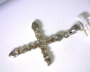 1/5 TCW DIAMONDS 14K WHITE GOLD CROSS HANDCRAFTED PENDANT NEW J341 - Picture 1 of 3