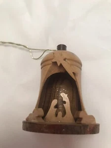 Vintage Handarbeit aus Olivenholz Heiliges Land Weihnachtskrippe in Glocke Ornament - Bild 1 von 6