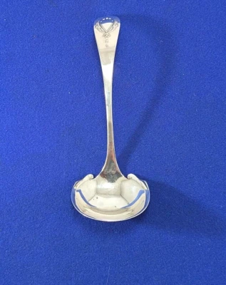 Lunt Mount Vernon 1905, 6-3/4" Gravy Ladle Foto 1 de 4