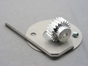 Vintage Tamiya TA01 TA02 TA02SW TA02W AV 21T pignone ingranaggio grub strumento vite e piastra - Foto 1 di 3