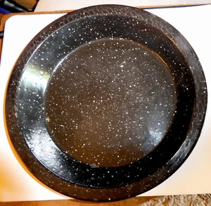 Graniteware PIE PLATE 9 1/2 In. Wide Speckled Gray - Picture 1 of 2
