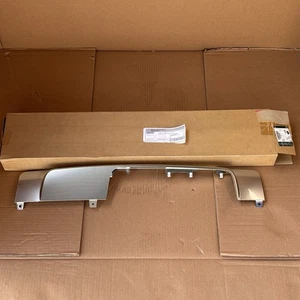 Originale Land Rover Defender L663 Copertura Apertura Gancio Di Traino LR156942 - Picture 1 of 6