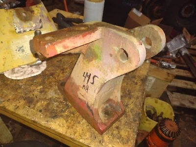 SOPORTE CILINDRO ELEVADOR HIDRÁULICO TRACTOR ESPECIAL MASSEY HARRIS 44 ASIENTO MH 44S 3 P Foto 1 de 4