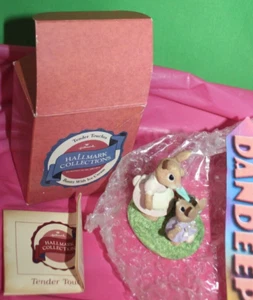Figura Hallmark Tender Touches Bunny With Ice Cream 1990 QEC9456 - Imagen 1 de 3