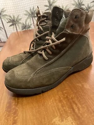 La CANADIENNE Suede LEATHER Waterproof  Winter Ankle Boots 14594 Womens 9.5 M - Image 1 of 4