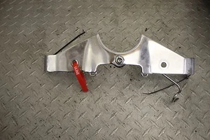 2007 YAMAHA ROYAL STAR 1300 XVZ1300CT TOUR DELUXE FRAME BRACKET - Picture 1 of 10