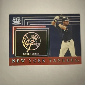 1999 Pacific Crown Collection  Derek Jeter  #20 - Picture 1 of 15