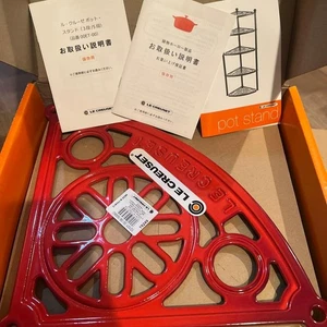 Soporte para olla de fundición Le Creuset de 5 niveles color rojo nuevo de Japón - Imagen 1 de 3