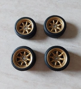 Set ruote in resina dipinte scala 1/24 cerchi scanalati - Foto 1 di 3