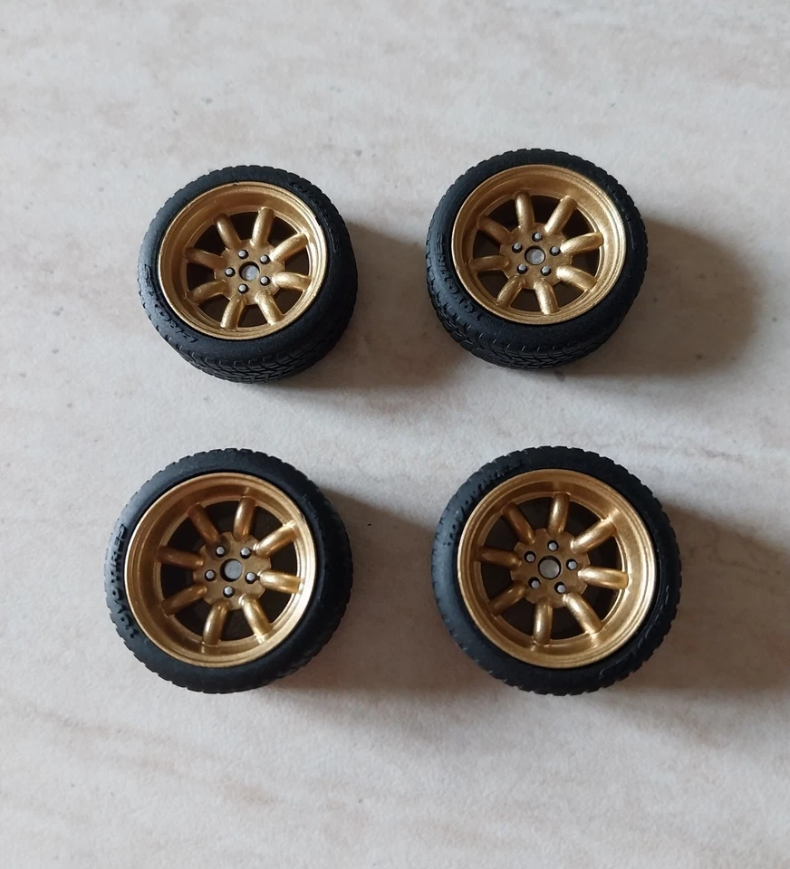 Set ruote in resina dipinte scala 1/24 cerchi scanalati - Immagine 1 di 3