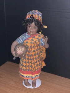 Bambola in porcellana Costa d'Avorio africana 1996 di Danbury nuova di zecca - Foto 1 di 9