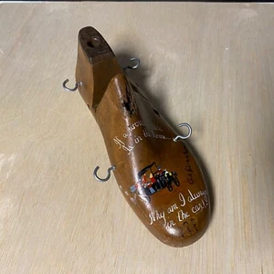 Vintage Hand painted Wooden Shoe Form Key Hood Wall Hanging - Picture 1 of 10