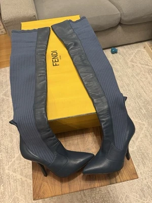 Auténticas botas Fendi Rockoko de cuero azul por encima de la rodilla EU 37 US 7 Foto 1 de 4