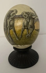 Vintage Fine Art afrikanisches großes 6" Straußenei handbemalt Künstler signiert mit Ständer - Bild 1 von 15
