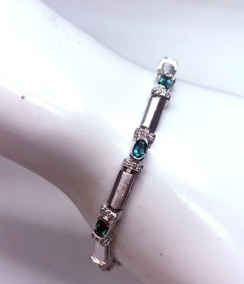 Brazalete tenis vintage de oro blanco de 14k con diamantes esmeralda Foto 1 de 4