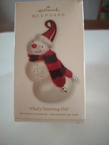 HALLMARK 2010 GLASS SNOWMAN ORNAMENT~WHAT'S SNOWING ON? - Picture 1 of 10