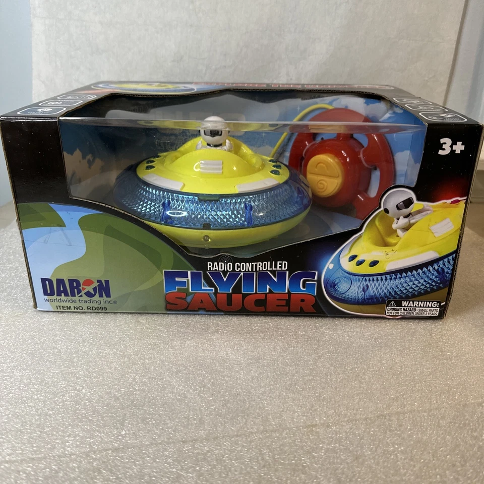 Radio Control Flying Saucer with lights and sound Daron - Image 1 of 3