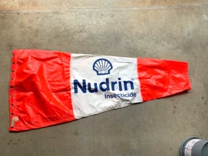 FLUGPLATZ WINDSACK GAS & ÖL SHELL NUDRIN INSEKTIZID WINDSACK 62" LANG - Bild 1 von 2