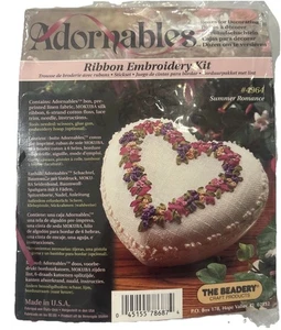 De colección The Beadery Adorables Verano Romance Cinta de Seda Bordado Corazón Caja #4964 - Imagen 1 de 5