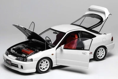 Motorhelix 1997 Honda Integra Type-R (DC2) Pre-facelift Championship White 1:18 - Image 1 of 4