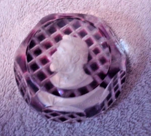 Paperweight General Grant Mar 1954 Sulphide, Faceted Red Waffle background - Picture 1 of 3