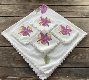 Vintage White Purple Yellow Flowers Small Tablecloth Crocheted Edge W/ 4 Napkins - Picture 1 of 4