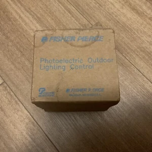 FISHER PIERCE PHOTOELEKTRISCHE AUSSENBELEUCHTUNGSSTEUERUNG 7762-EL9 106-130 VAC - Bild 1 von 8