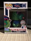 Funko Pop! Vinyl: Phillie Phanatic 05 Philadelphia Mascot With Pop Protector