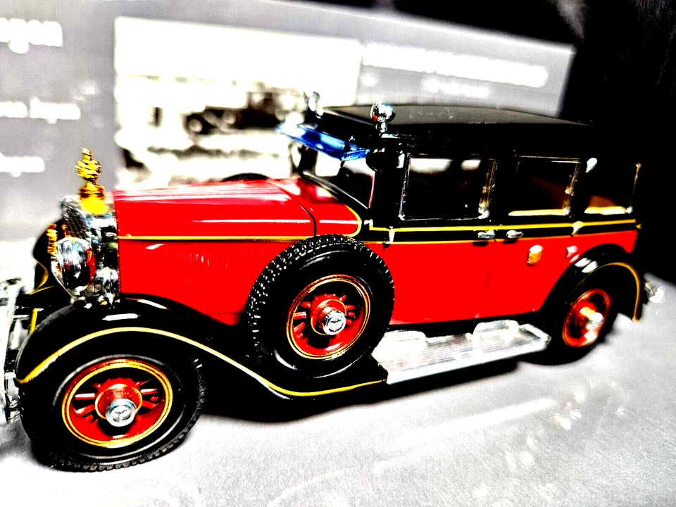 Paul's Model Art Mercedes-Benz 770K Emperor Hirohito escala 1:43 Inv. #3662 - Imagem 1 de 4
