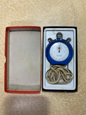 Cronómetro mecánico de cuerda vintage hecho en Suiza 8042 Bleu Cletimer con caja Foto 1 de 4