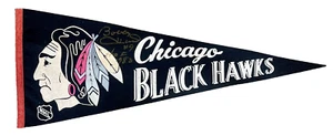 BOBBY HULL Signed 1970 NHL Services CHICAGO BLACKHAWKS 30" Pennant CSL COA - Picture 1 of 3