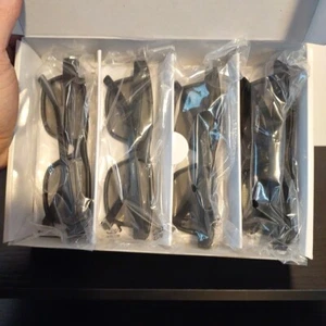 Juego de 4 pares de gafas 3D de teatro VIZIO NUEVO CAJA ABIERTA paño de limpieza original FABRICANTE DE EQUIPOS ORIGINALES - Imagen 1 de 8