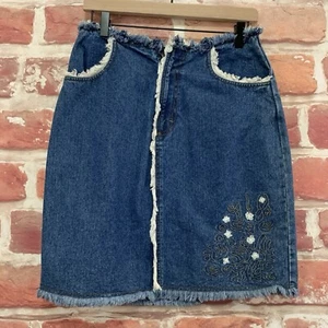 Vintage Wrangler Skirt Womens Medium Blue Embroidered Floral Raw Trim Denim - Picture 1 of 8